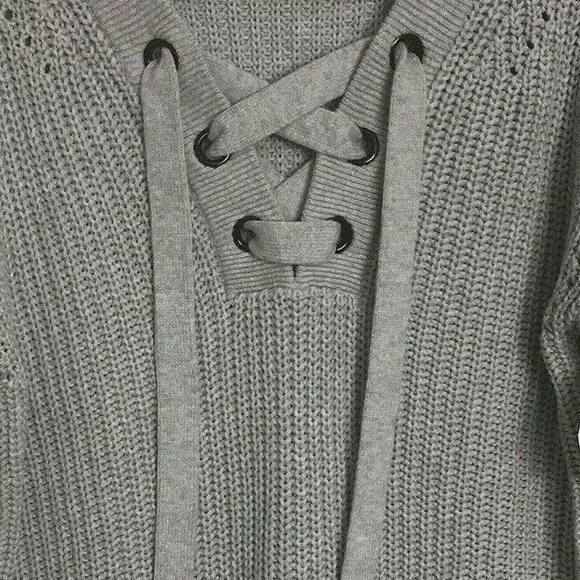 GAP Cozy Gray Tie Front Knit Sweater. Size medium - Picture 3 of 6